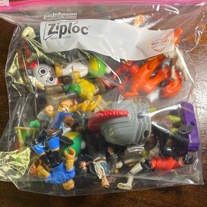 Mixed Kids Action Figures Toy Lot - Multicolor